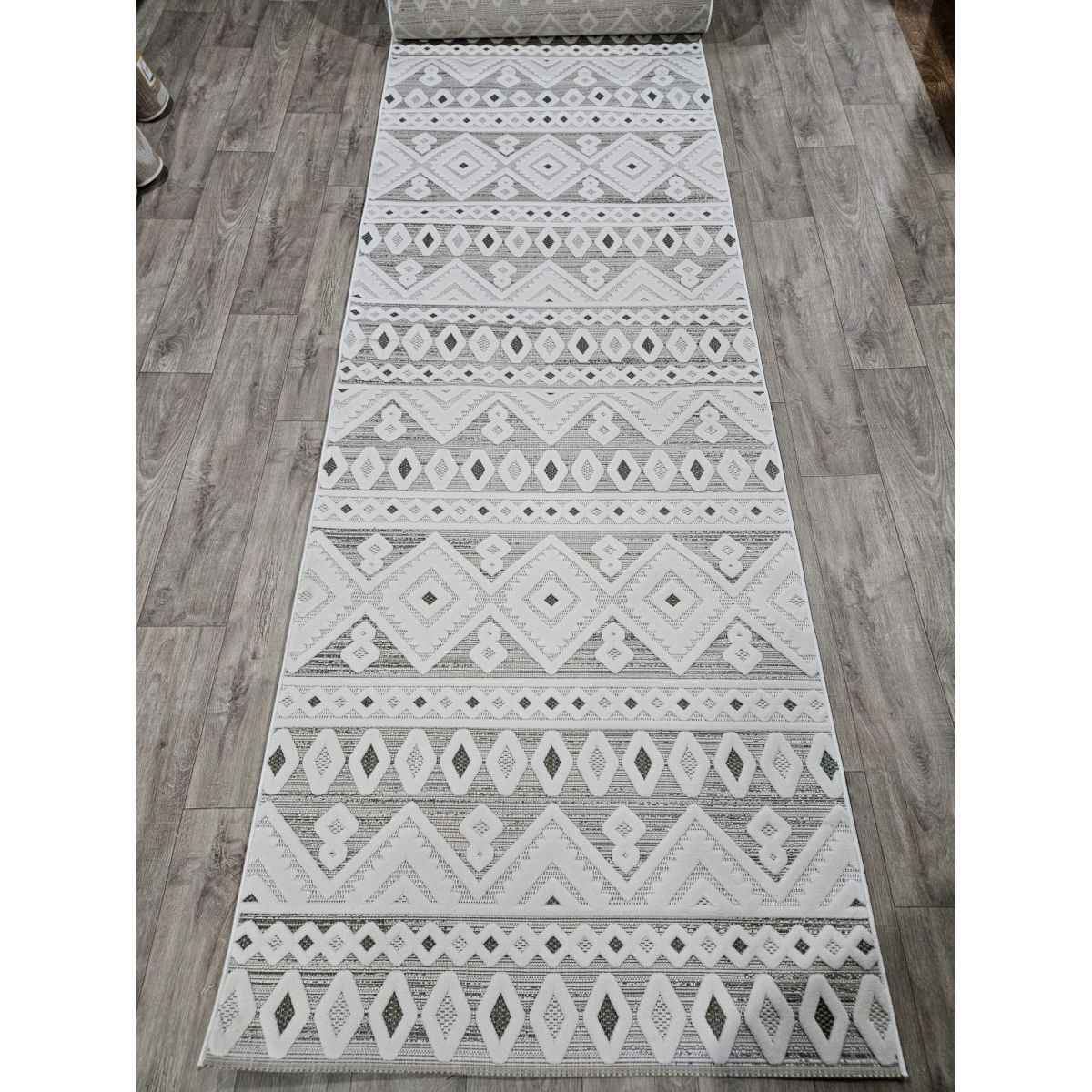 Килимова доріжка Greencarpet Dolche 4198A GREEN / CREAM
