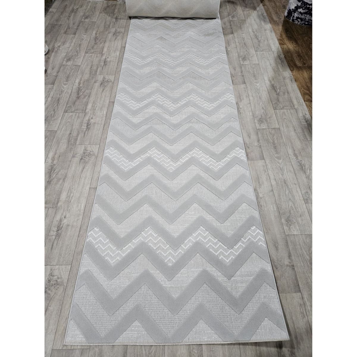 Ковровая дорожка Greencarpet Dolche 4037B CREAM / L.GREY