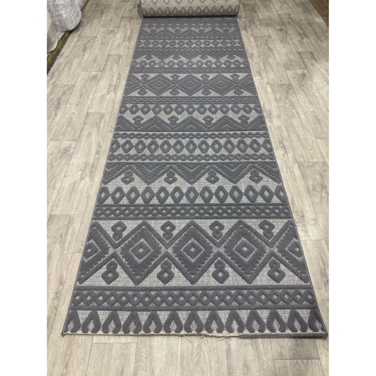 Ковровая дорожка Greencarpet Dolche 4198A ANTRACITE/ANTRACITE