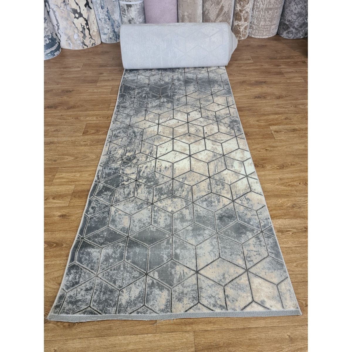 Ковровая дорожка Greencarpet Moda 5503 BEIGE / L.GREY