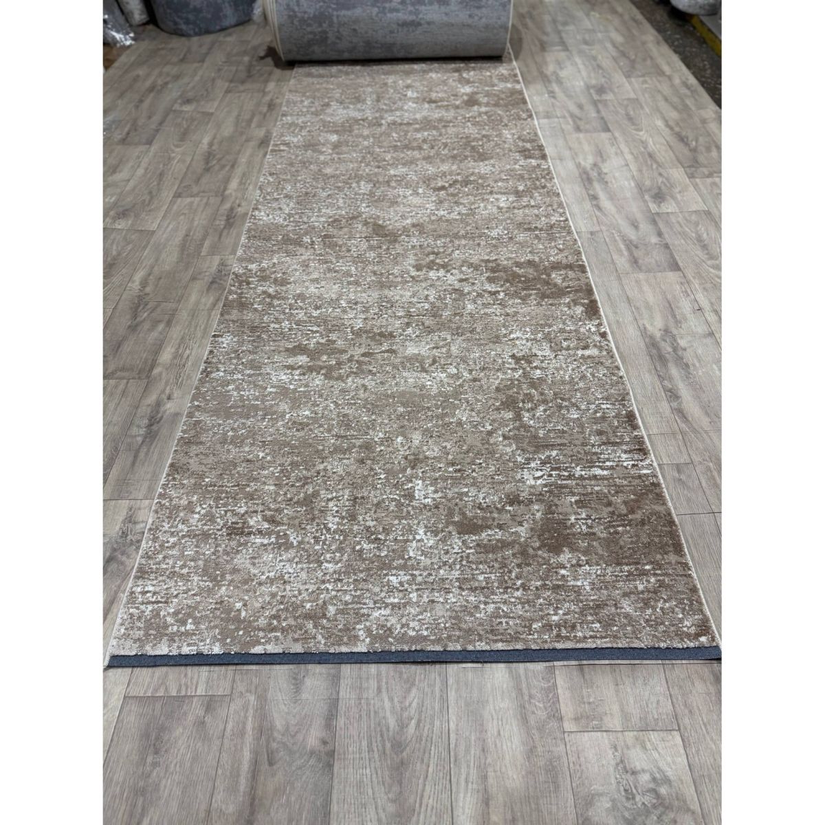 Ковровая дорожка Greencarpet Odessa Plus 14529A L.BROWN